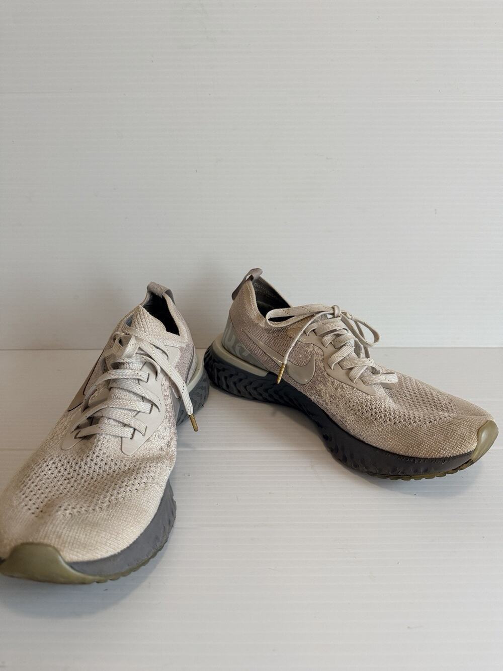 Nike Epic React Flyknit Women's Size 8 Running Shoes